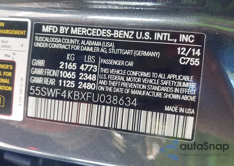 2015 Mercedes-Benz C 300 4Matic z USA, uszkodzony, nr VIN 55SWF4KBXFU038634